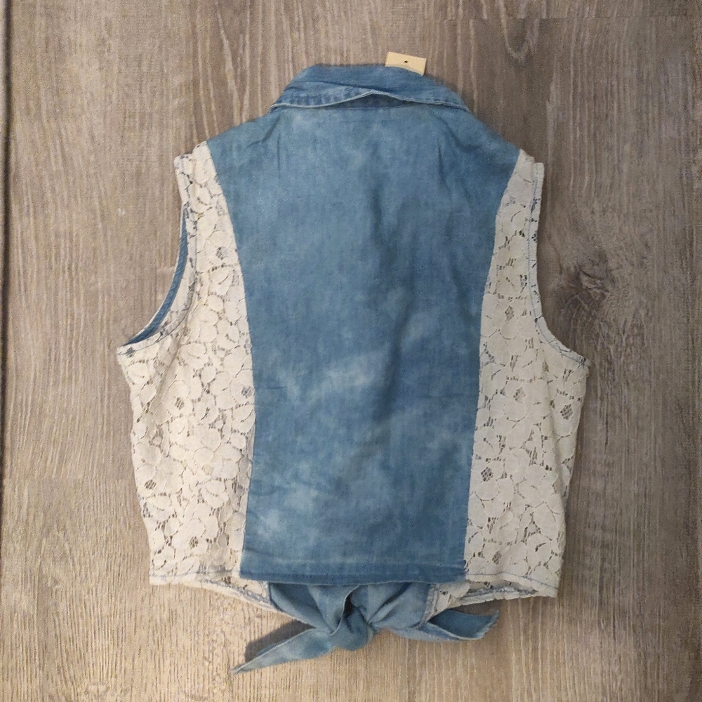 NWT Denim and Lace Tie Front Crop Top - Picture 3 of 3